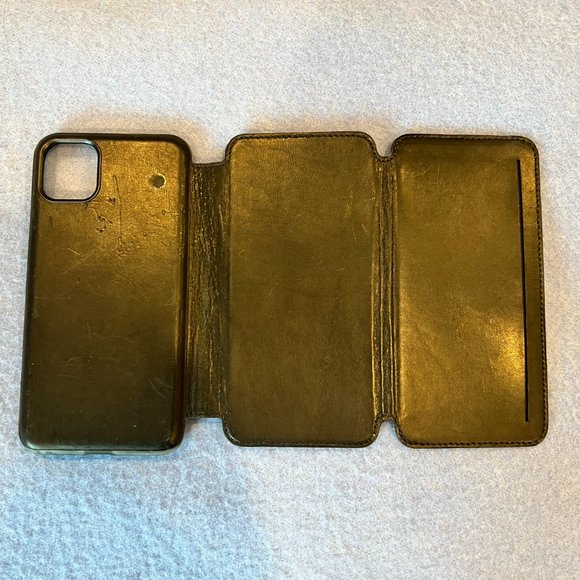 Apple iPhone 11 Pro Max Nomad Horween Leather cases (1 tri fold, one standard) - Picture 4 of 6